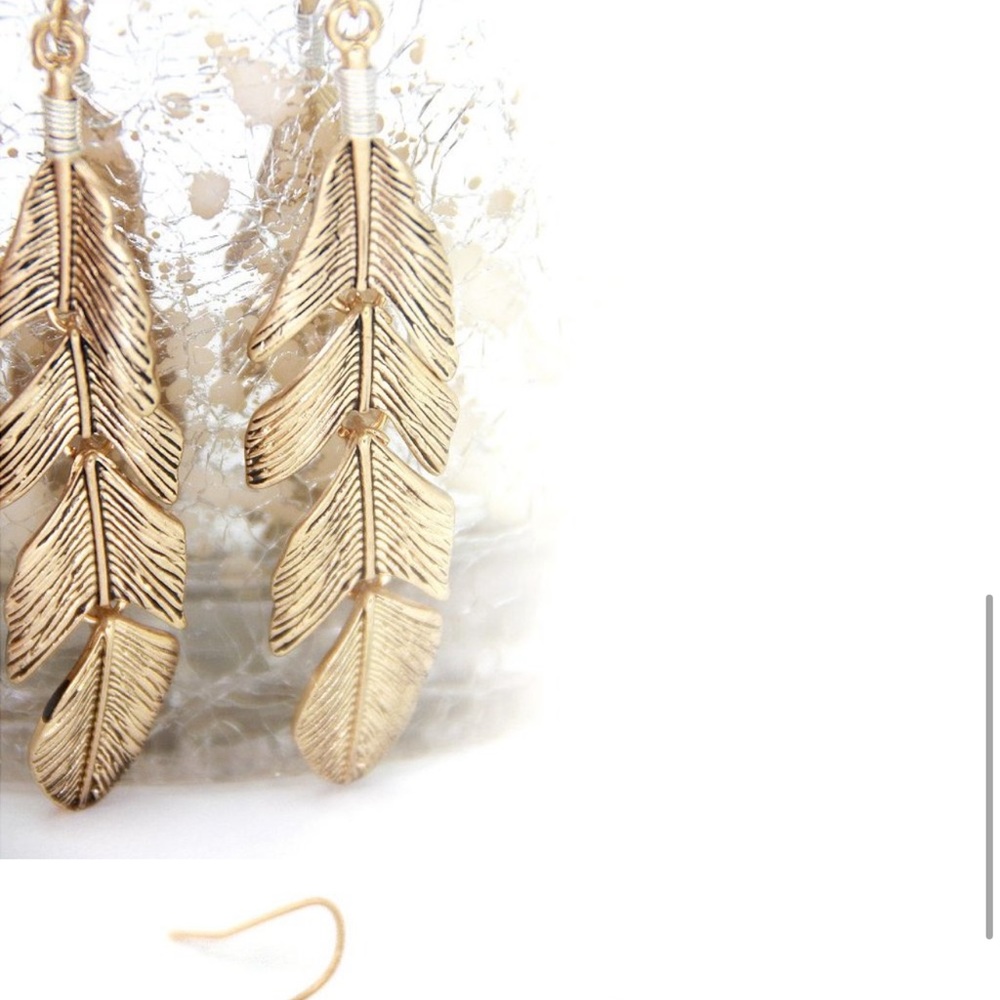New! Boho Feather Dangle Gold Tone Textured Quality Earring’s - Picture 4 of 13